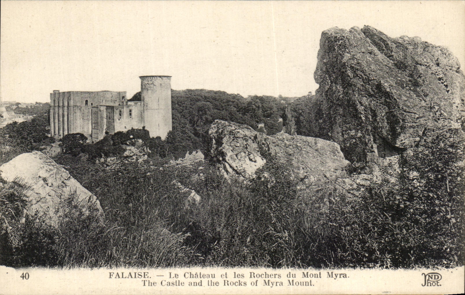 CPA Falaise Le Chateau et les Rochers du Mont Myra The Castle amd the