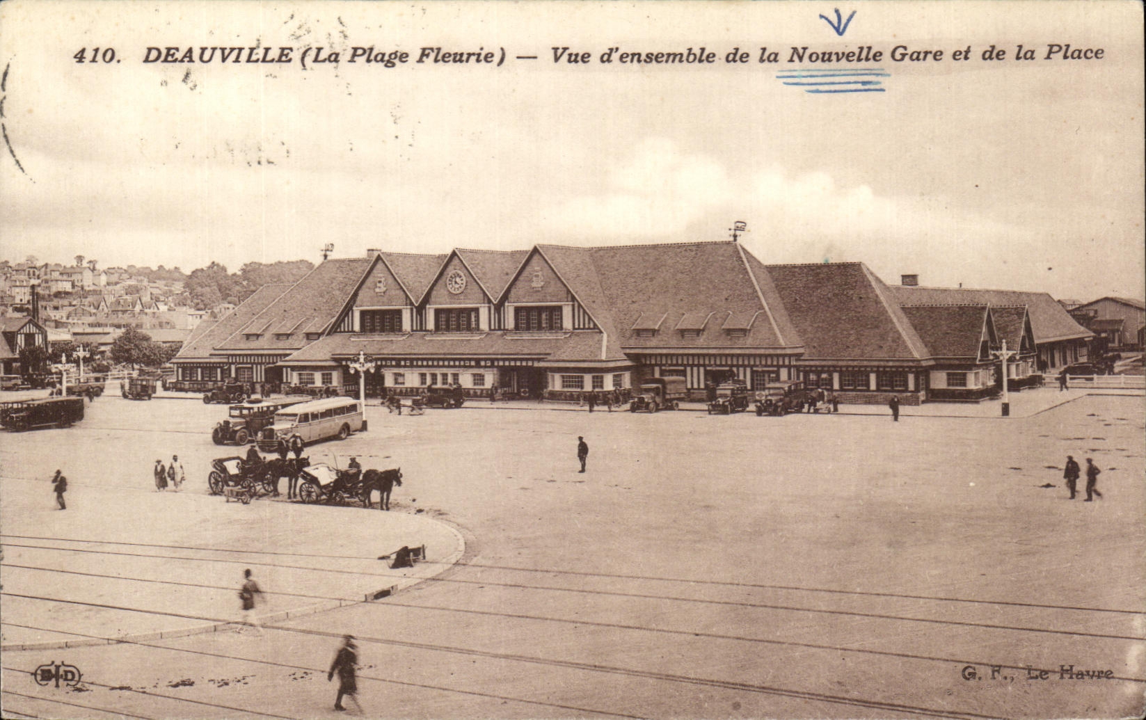 CPA Deauville (the Flowered Beach) Sight together of the New Station and the Place