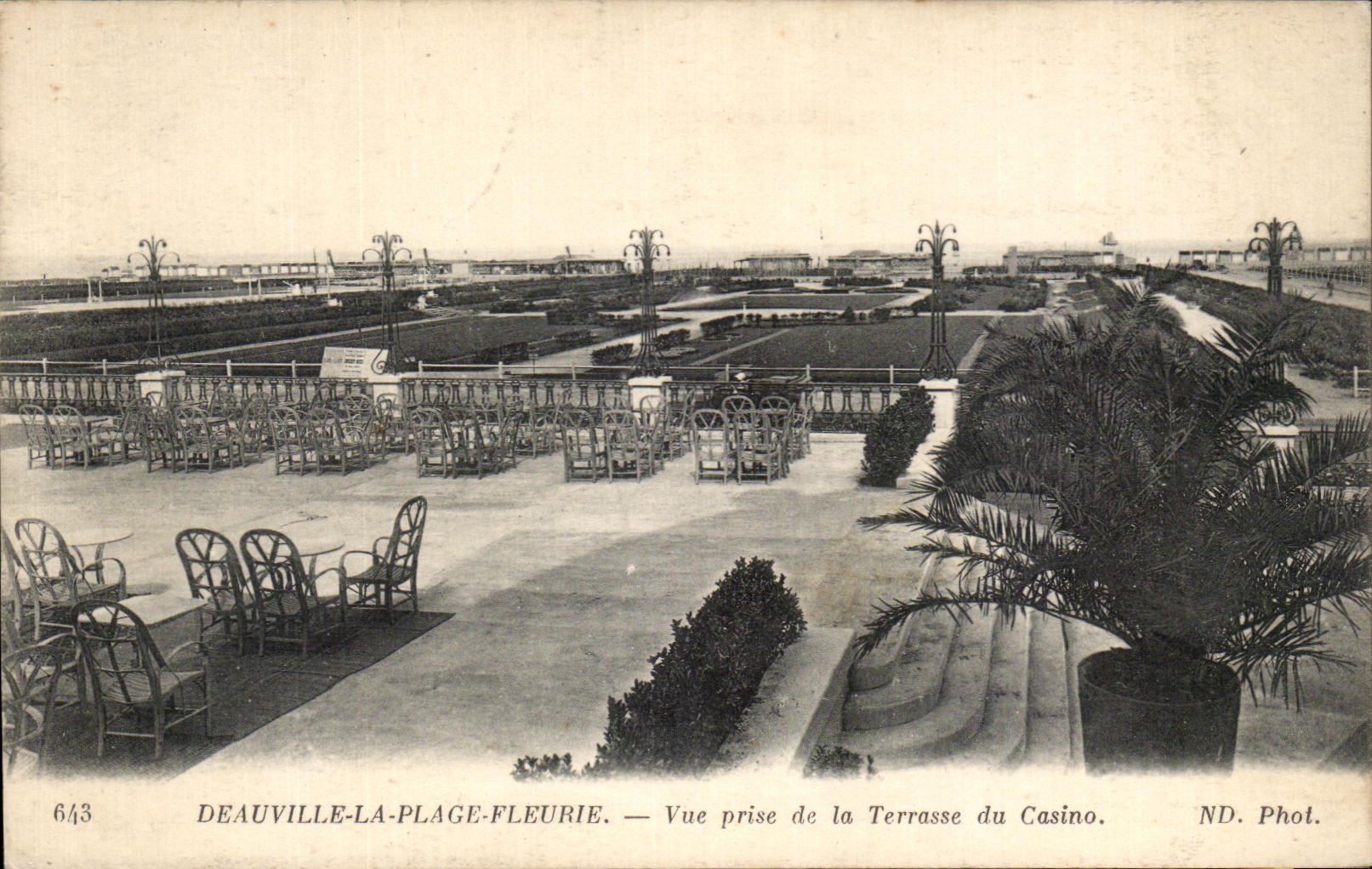 CPA Deauville Beach Flowered Seen from of the Terrace of the Casino