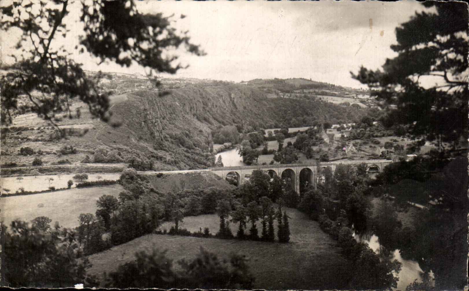 CPA Switzerland Norman Clecy (Apple-brandy) Viadac and the Rock of the Parks