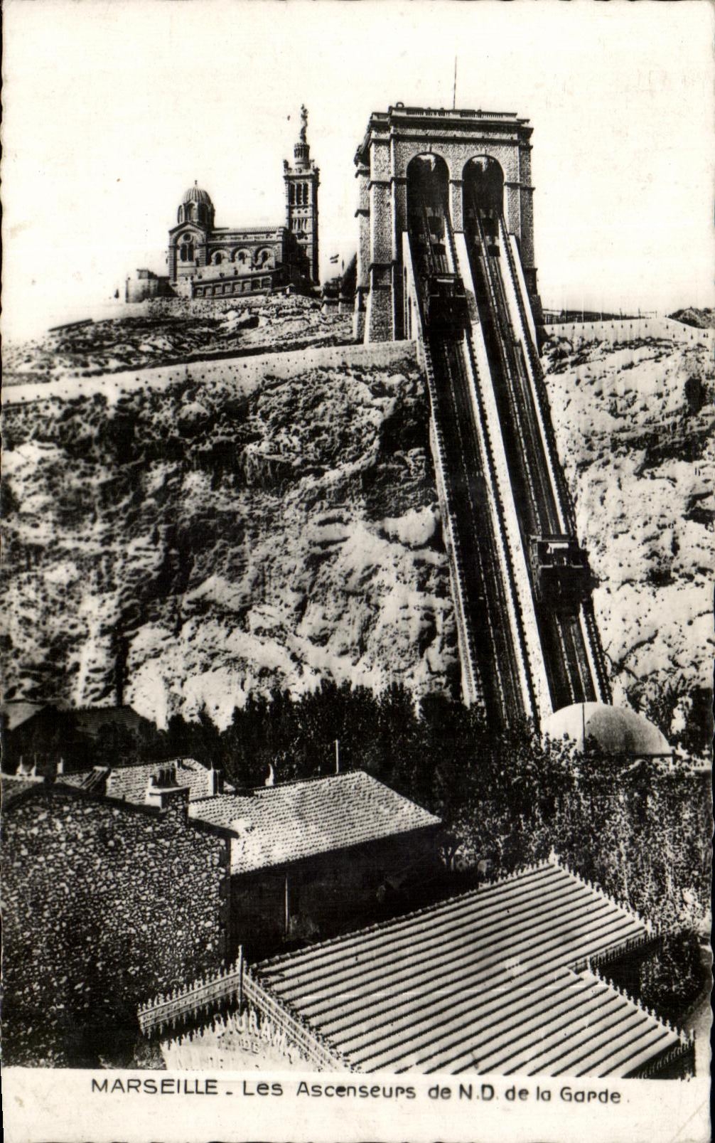 CPA Marseille Les Ascenseurs de de la Garde