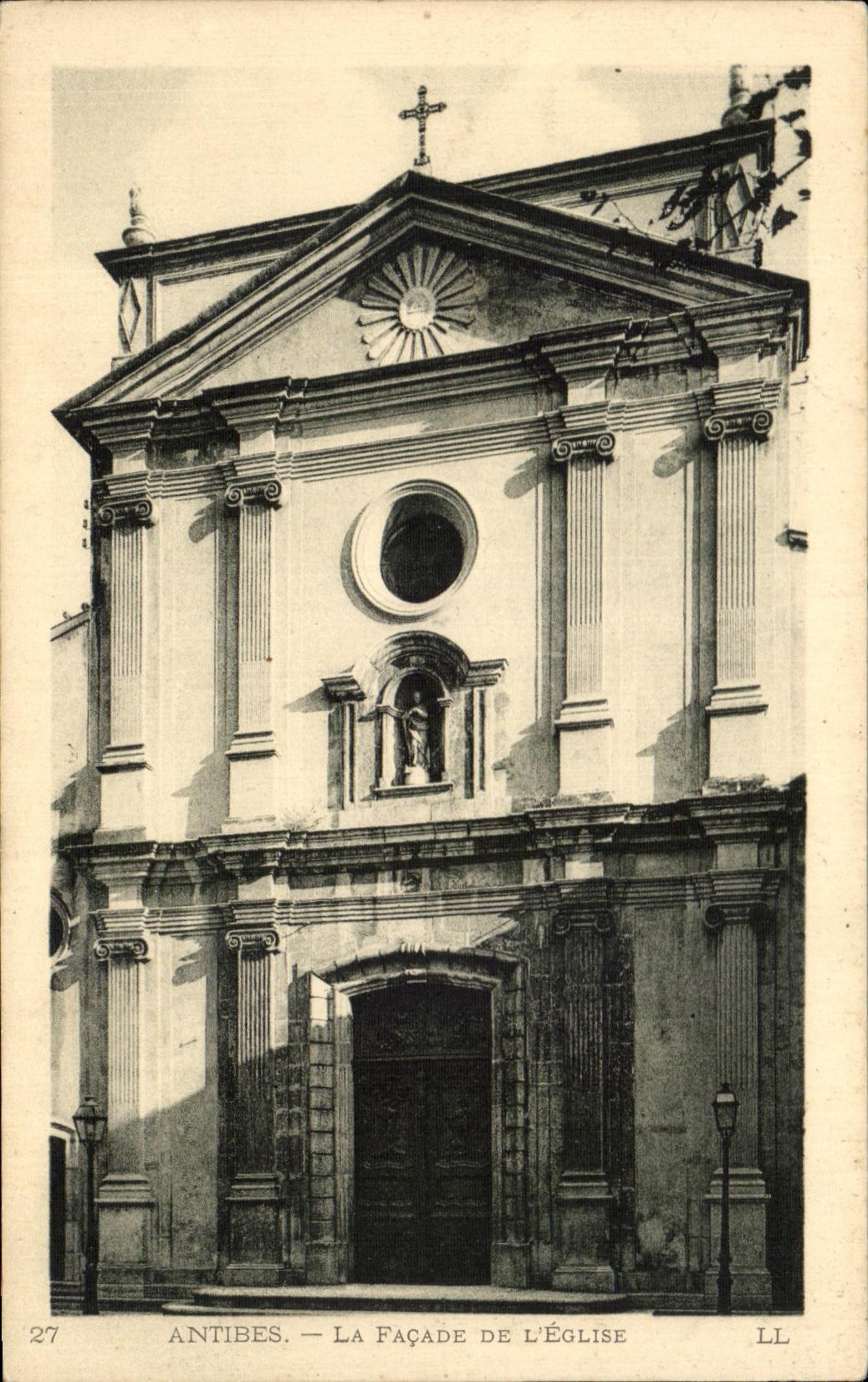 CPA Antibes La Facade De L Eglise