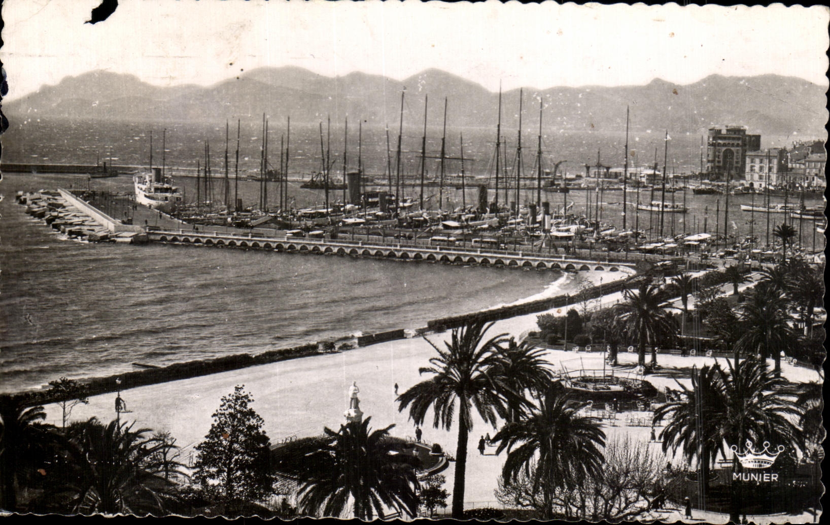 CPA Interior Cannes of the Port and Estere Boats