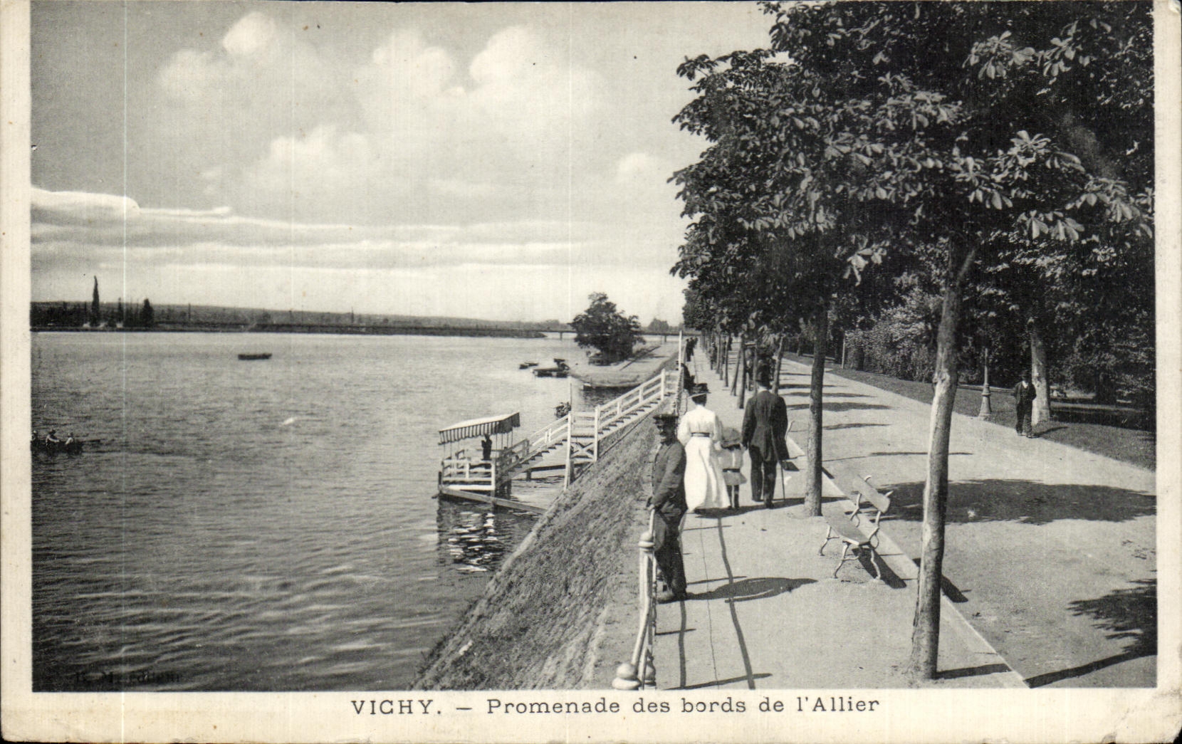 CPA Vichy Walk of the edges of Allier