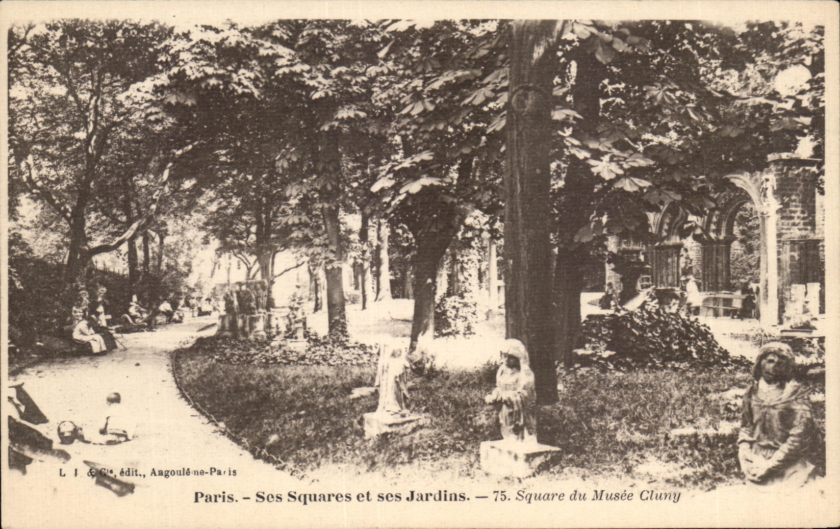 CPA Paris Its Public gardens and its Gardens Public garden of the Cluny Museum
