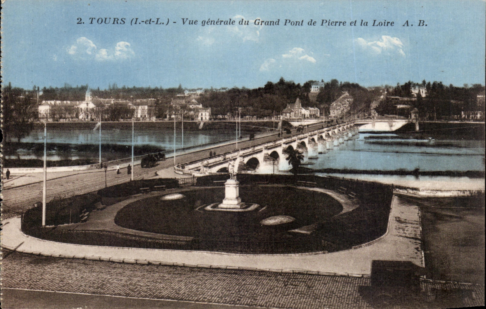 CPA Tours View of the Large Bridge of Pierre and the Loire