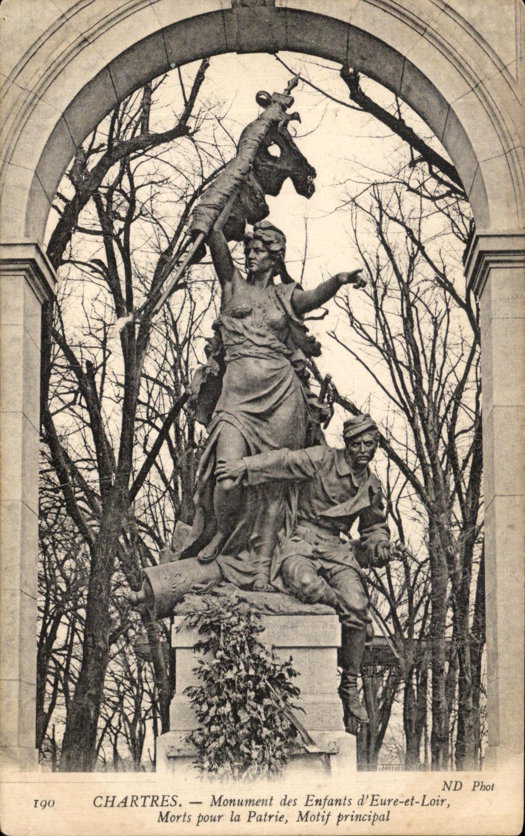 CPA Chartres Monument of the Child the Eure and Loir Died for the Fatherland Reason principal Militaria