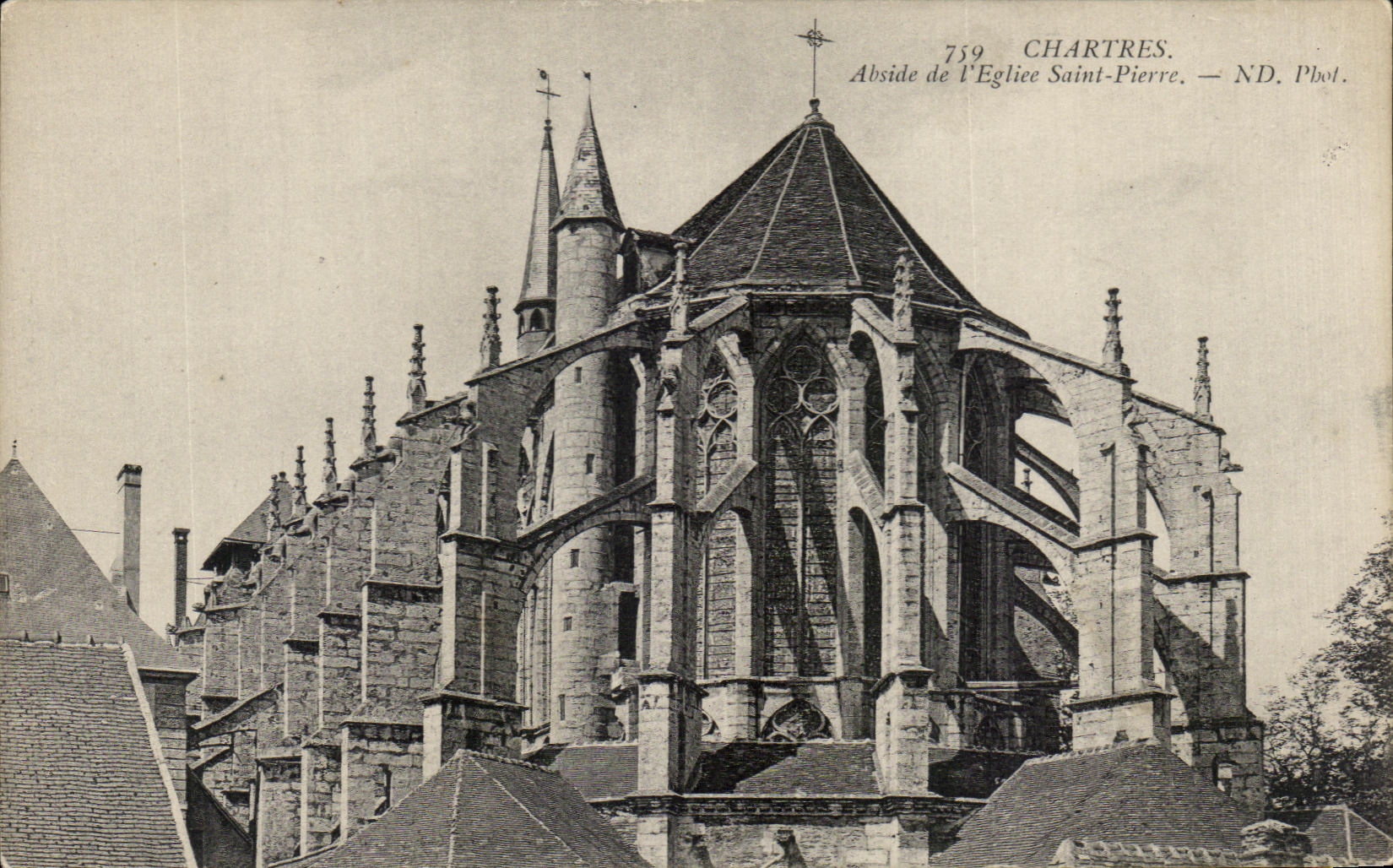 CPA Chartres Abside de l Eglise Saint Pierre