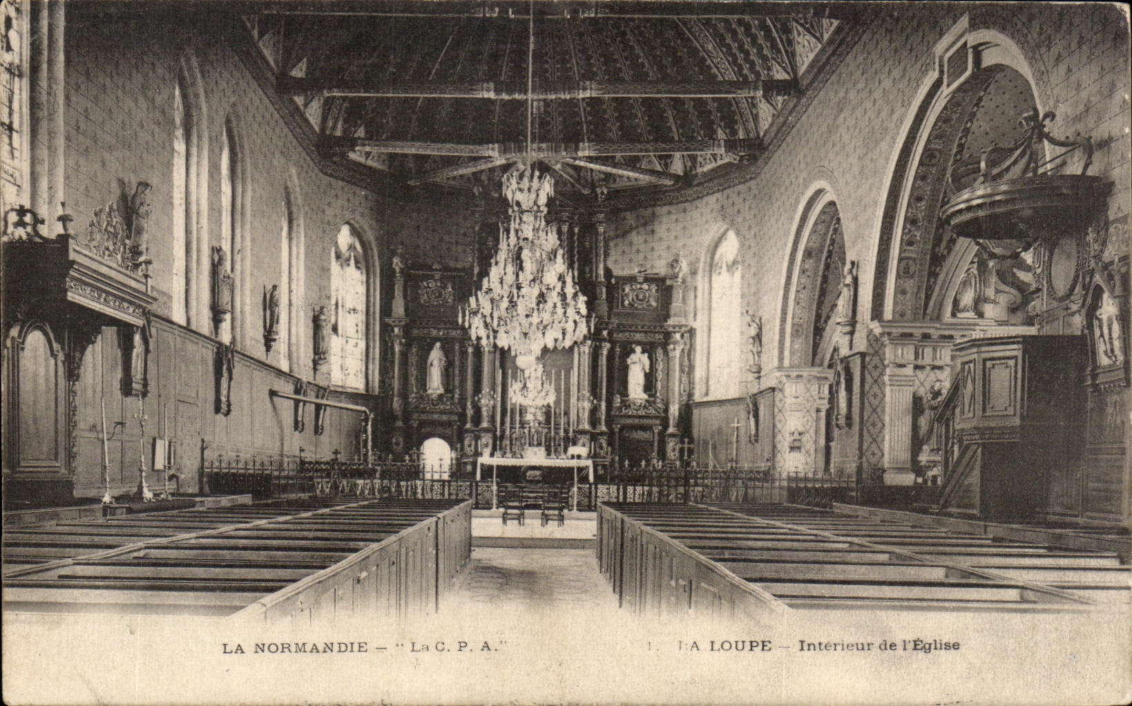 CPA La Normandie La Loupe Interieur de l Eglise