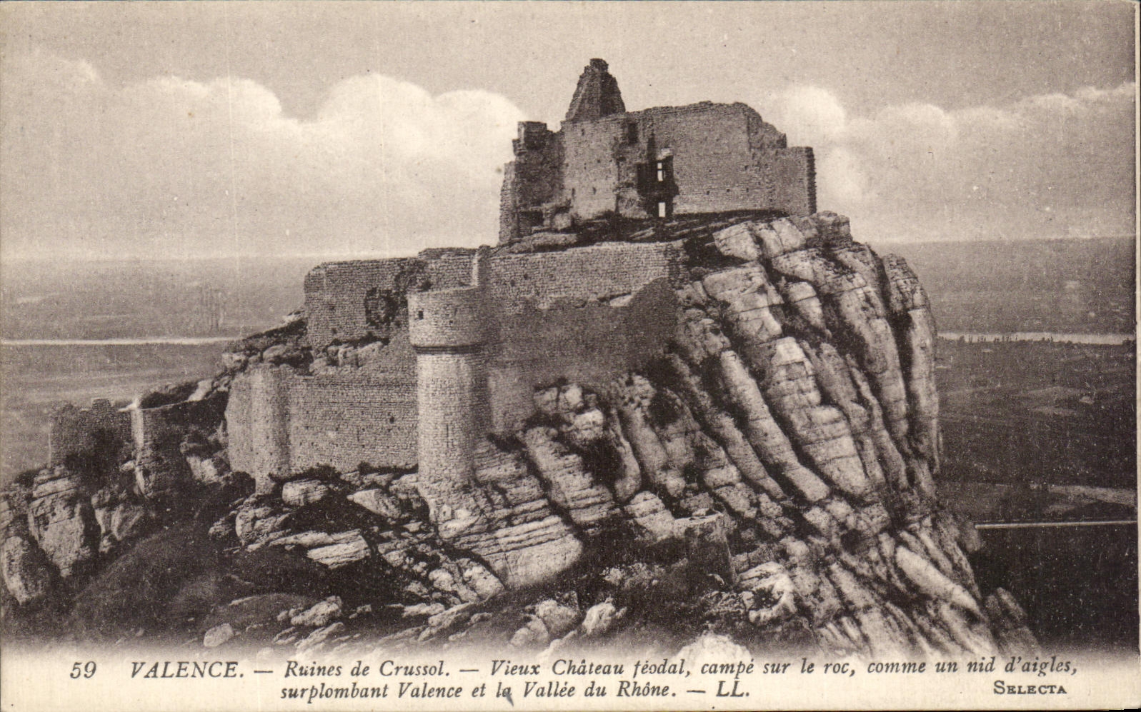 Ruinas de la valencia de CPA del castillo feudal viejo de Crussol