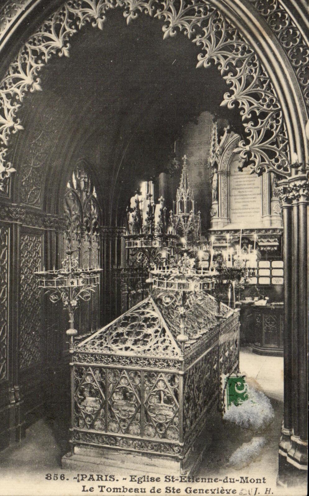 CPA Paris Church St Etienne of the Mount the tomb of Genevieve