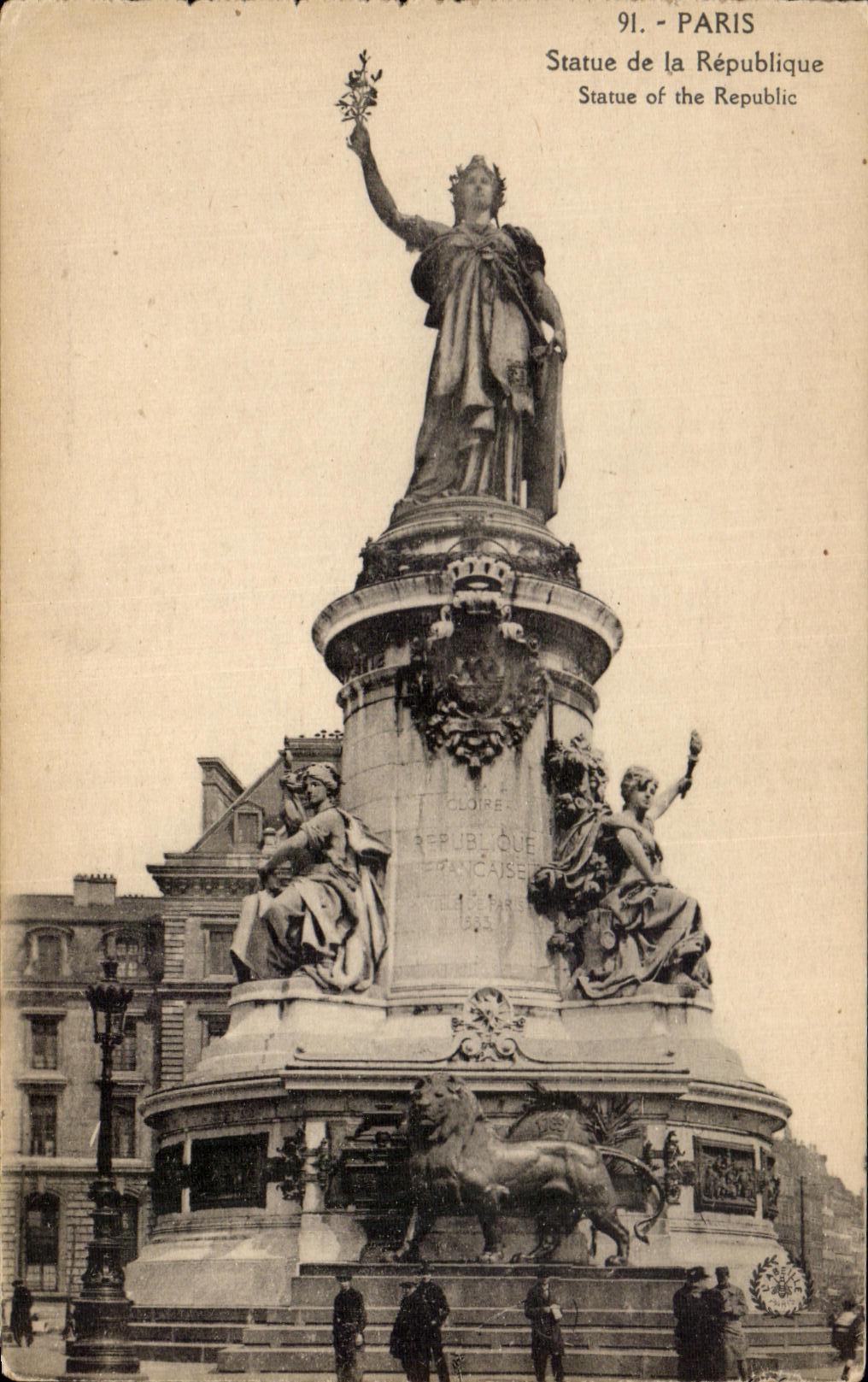 CPA Paris Statue de la Republique Lion 