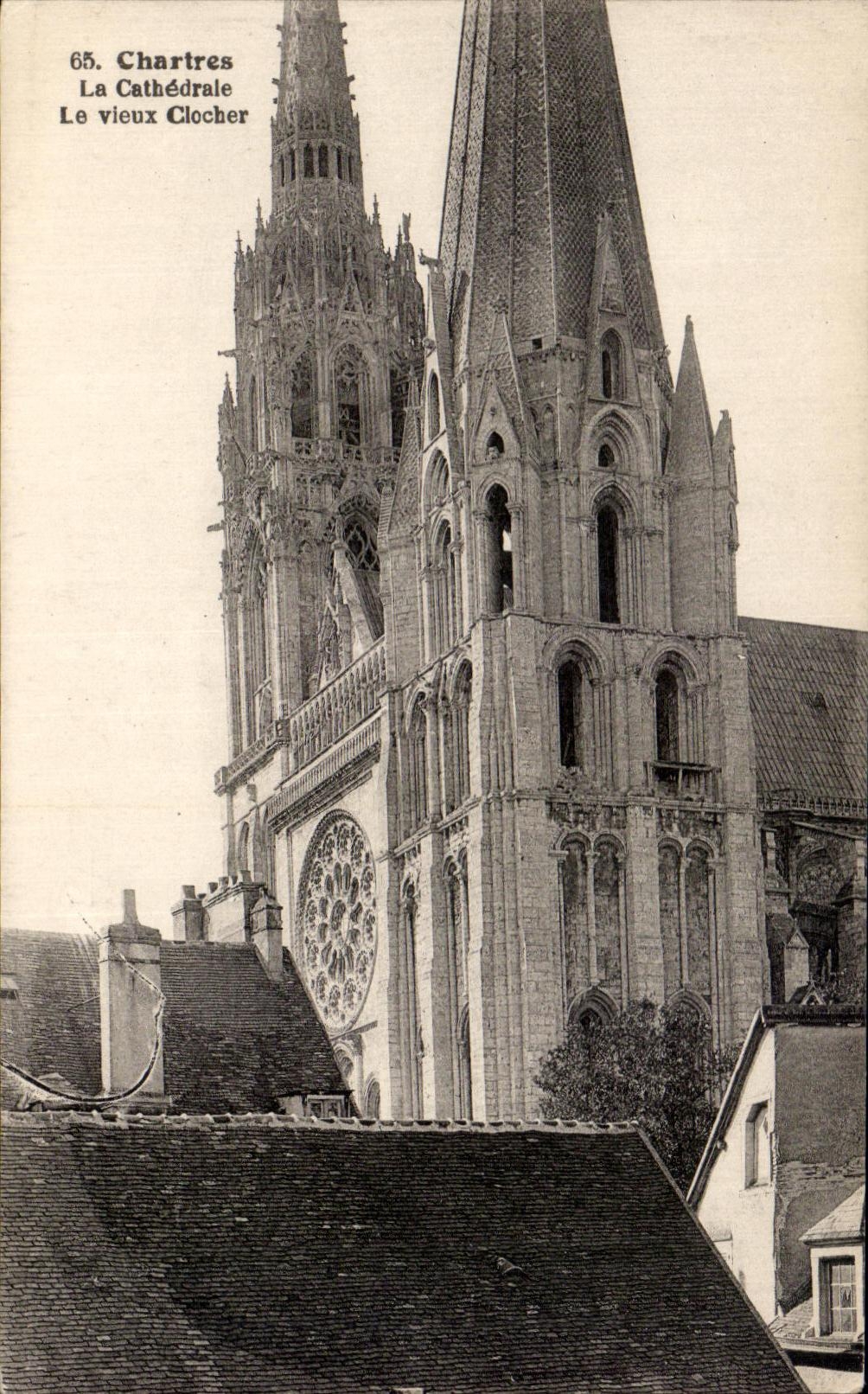 CPA Chartres La Cathedrale Le vieux Clocher