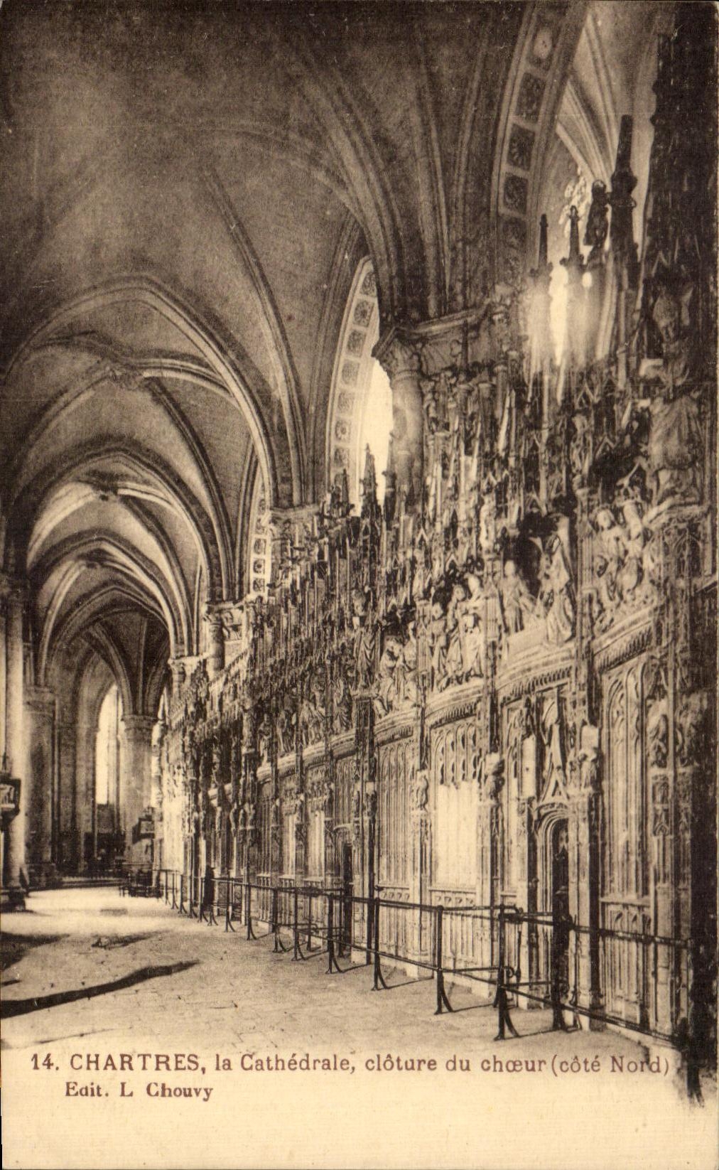 CPA Chartres the Cathedral encloses chorus