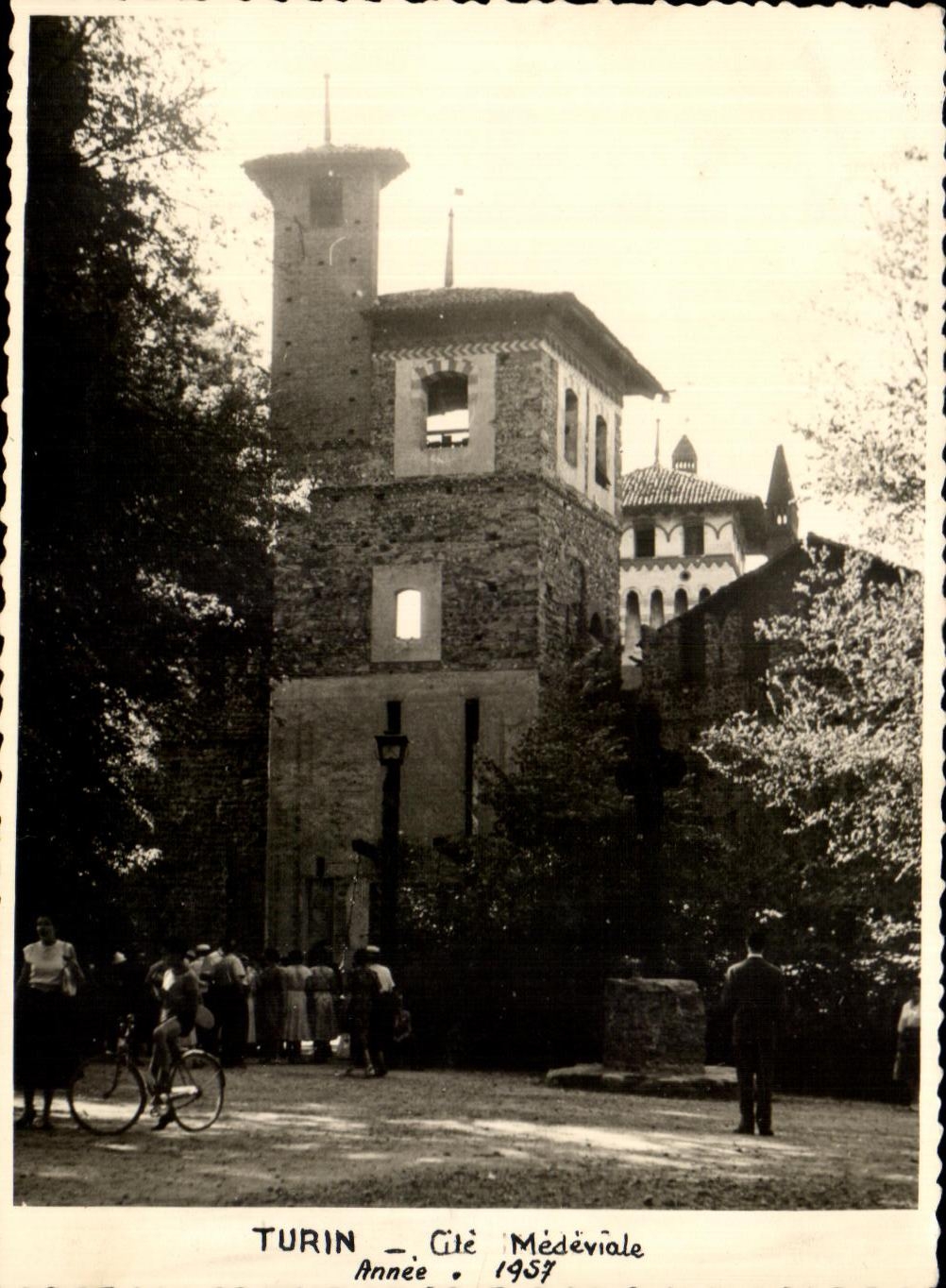 CPA Turin Cite Medieviale 1957