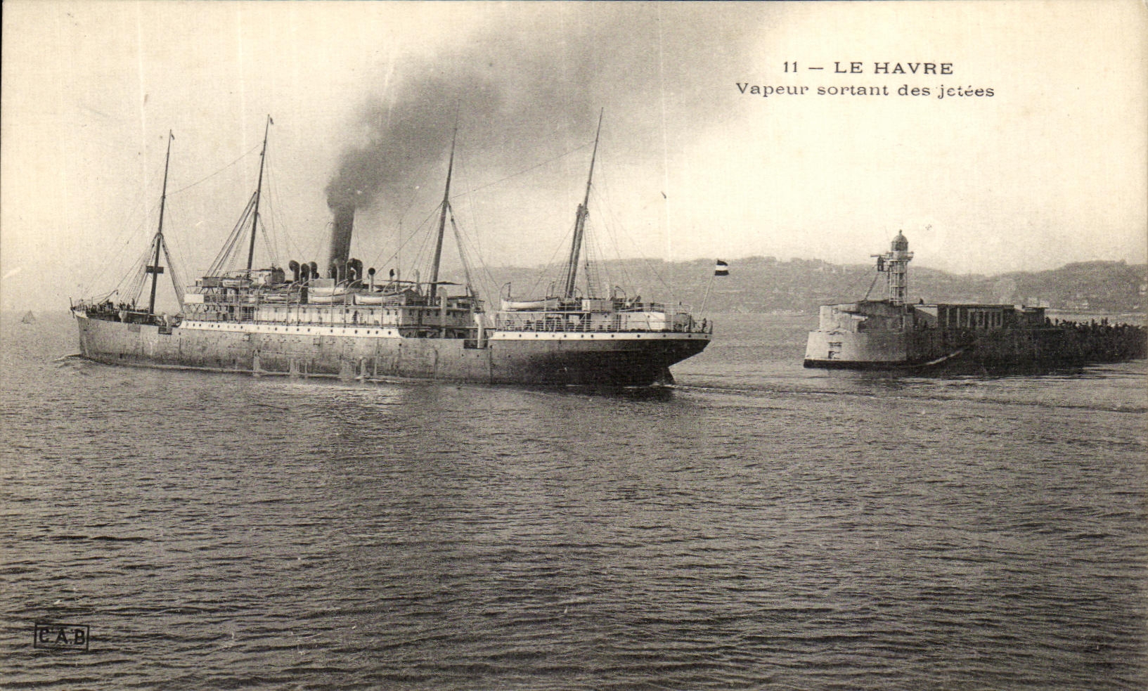 CPA Le Havre Vapeur sortant des jetees Bateau
