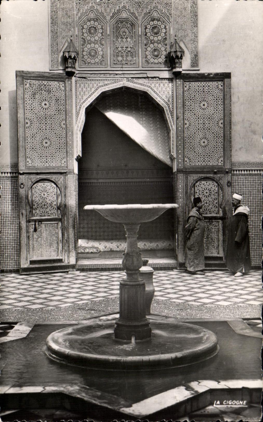 CPA Scenes et Types Palais des notables a Fes Maroc 