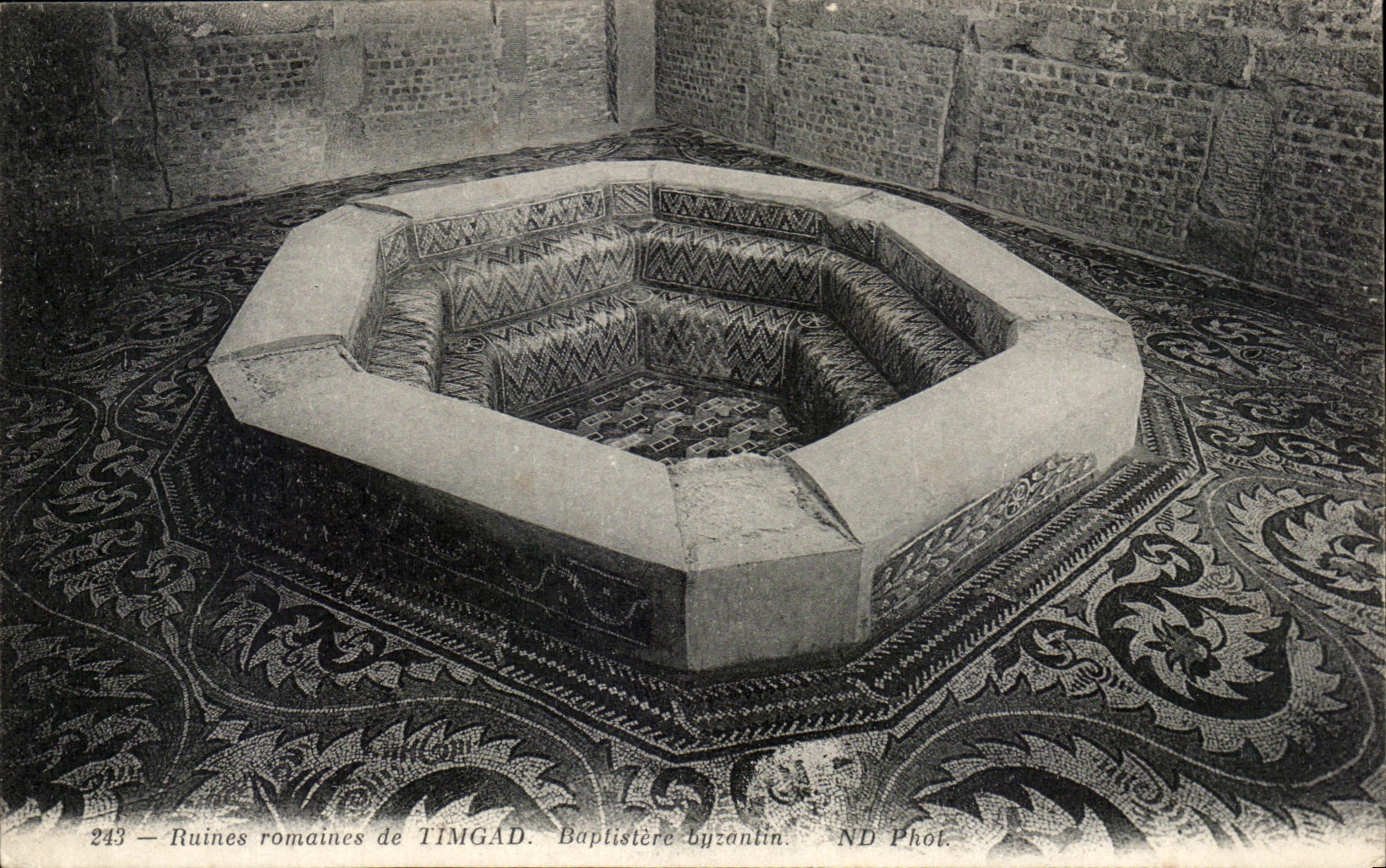 CPA Ruines romaines de Timgad Baptistere byzantin