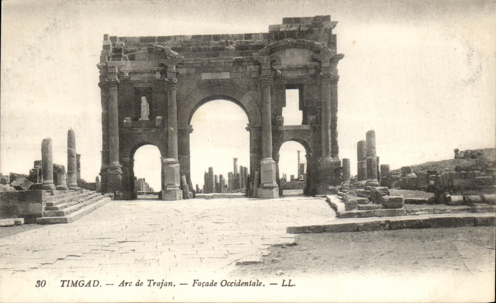 CPA Timgad Arc de Trajan Facade Occidentale