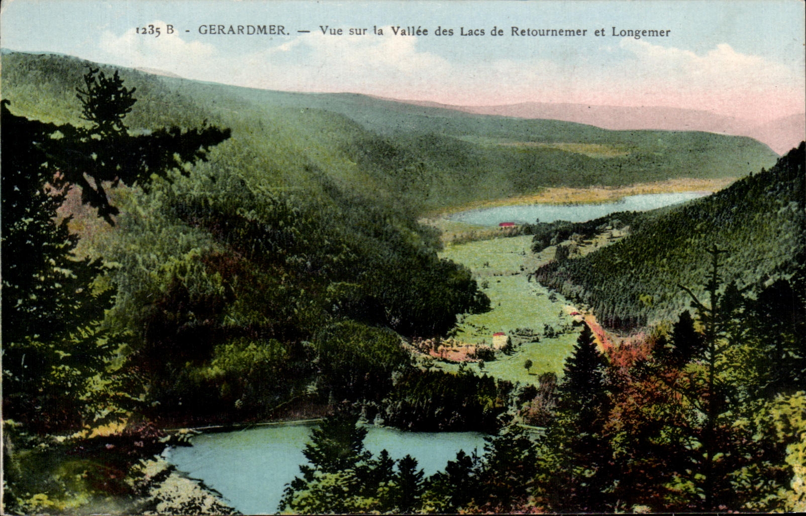 CPA Gerardmer Vue sur la Vallee des lacs de Retournemer et Longemer 
