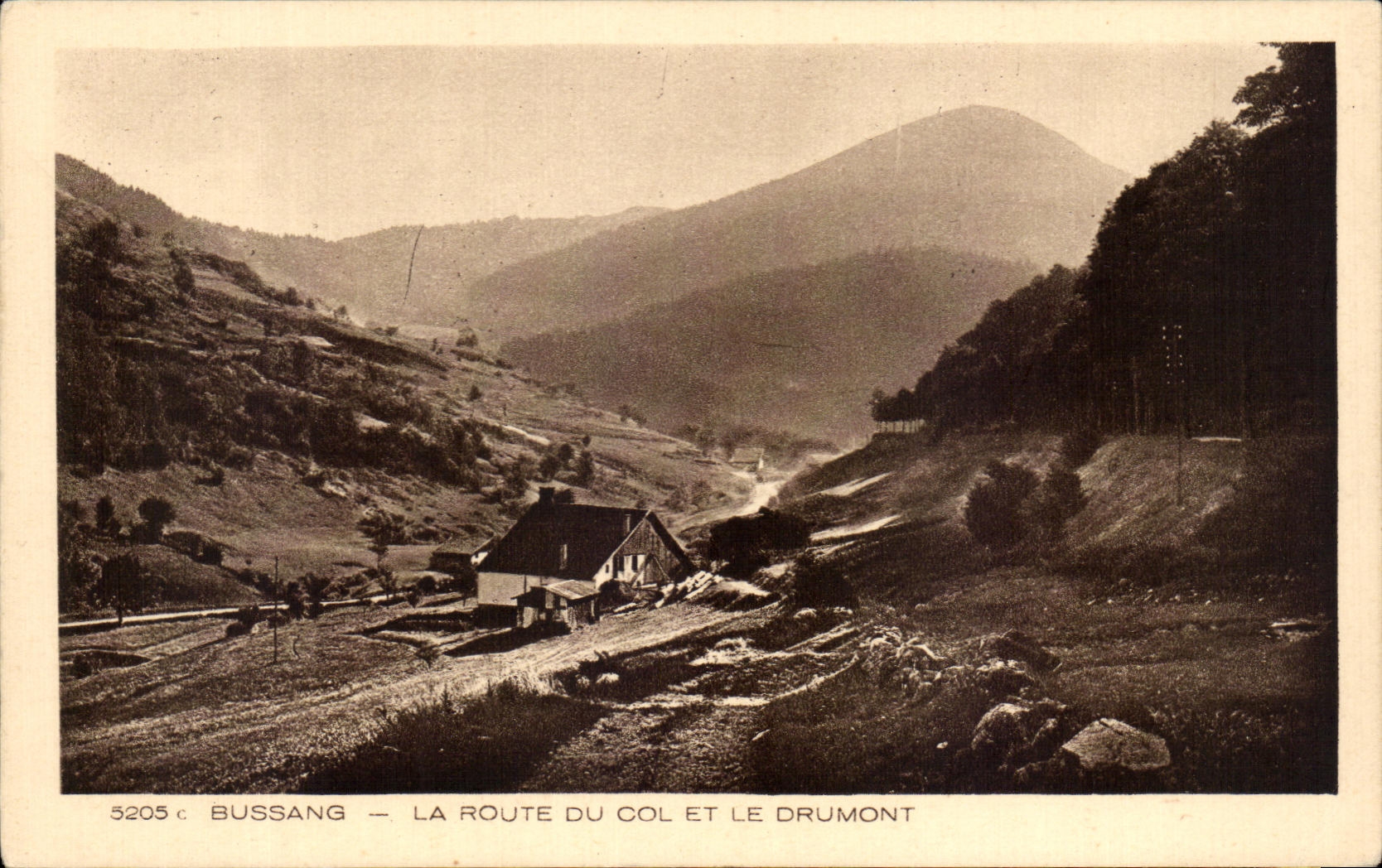 CPA Bussang La ROute Du Col Et Le Drumont