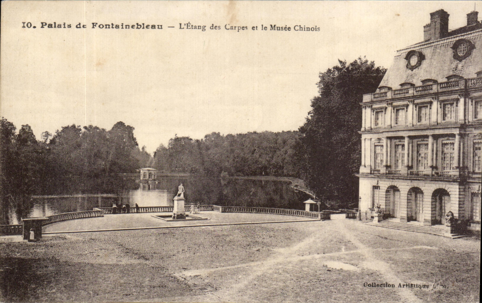 CPA Palais de Fontainebleau L Etang des Carpes et le Musee Chinois