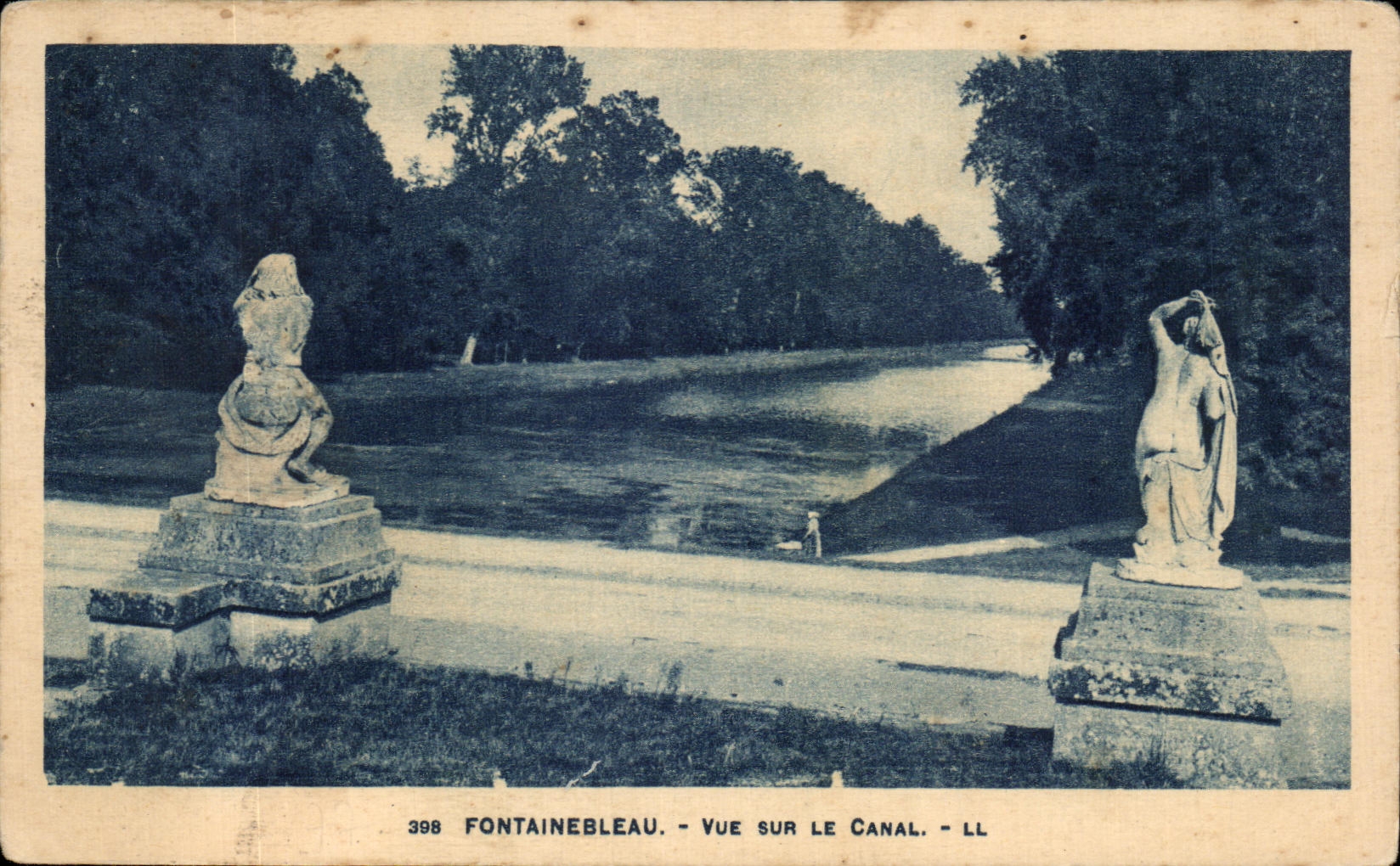 CPA Fontainebleau Vue Sur Le Canal