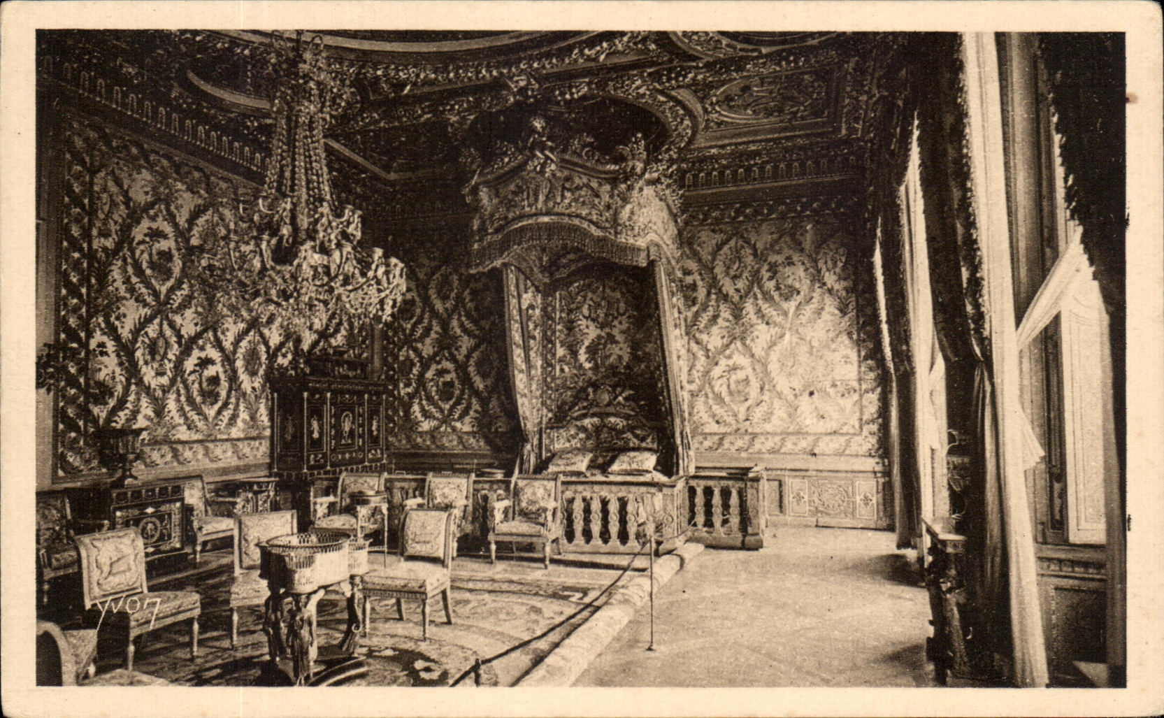 CPA La Douce France Palais De Fontainebleau Chambredes Imperatrices