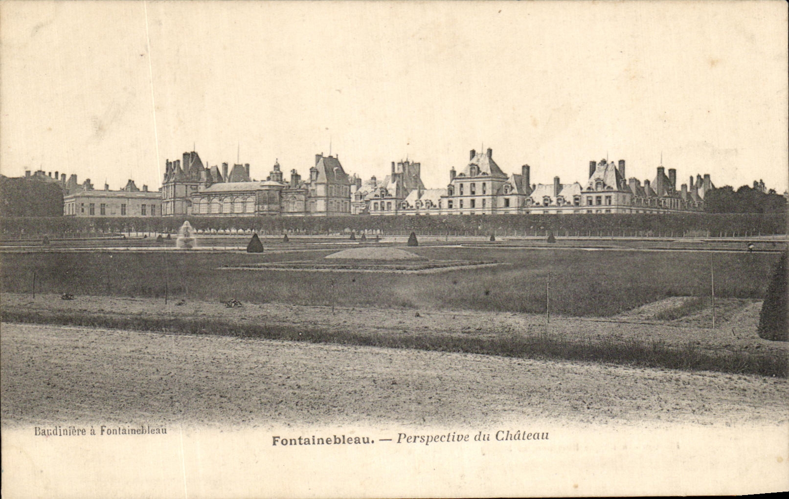 CPA Fontainebleau Perspective du Chateau