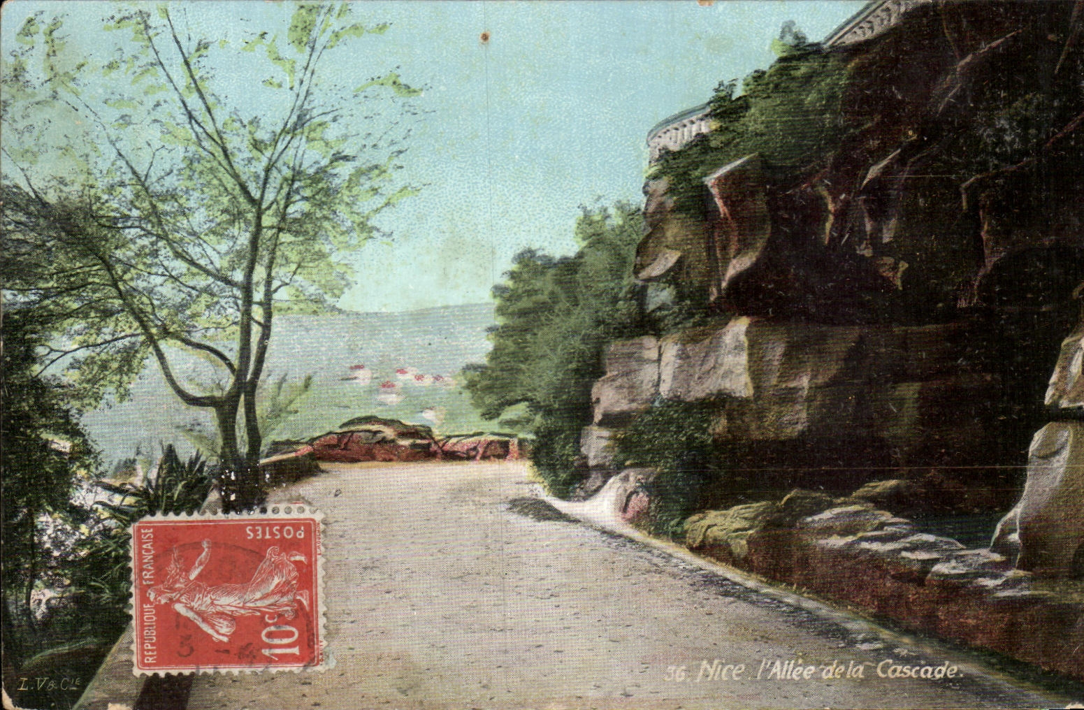 CPA Nice L allee de la cascade