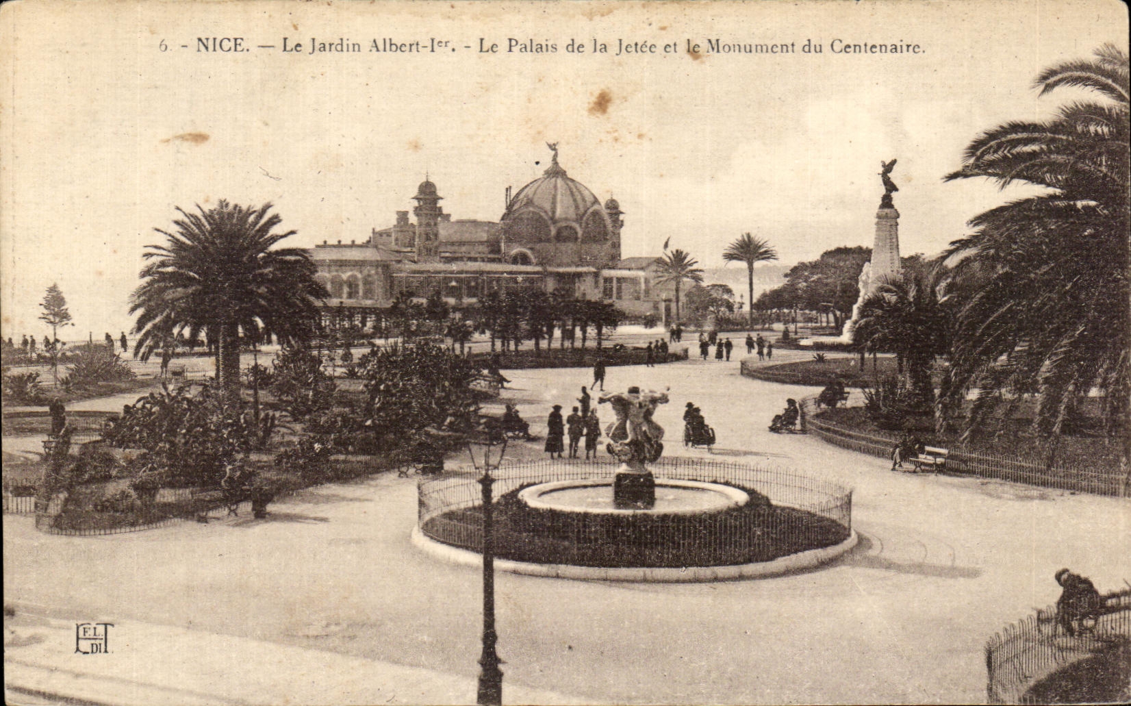 CPA Nice Le Jardin Albert Le Palais de la Jetee et le Monument du Centenaire