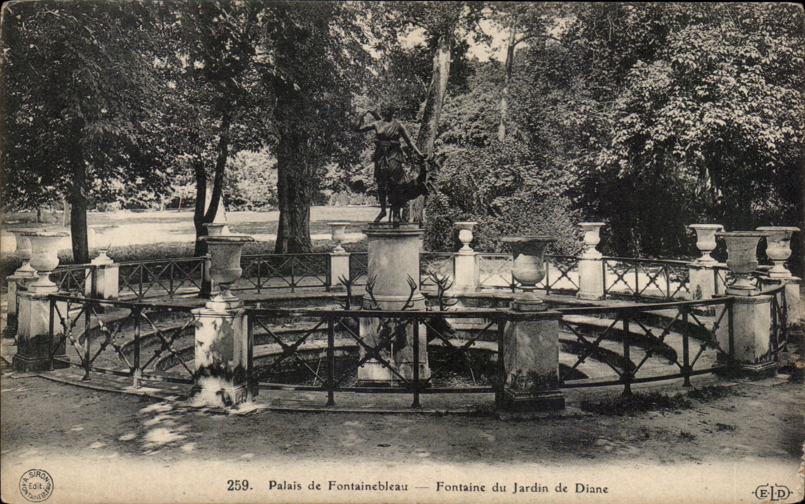 CPA Palais de Fontainebleau Fontaine du Jardin de Diane