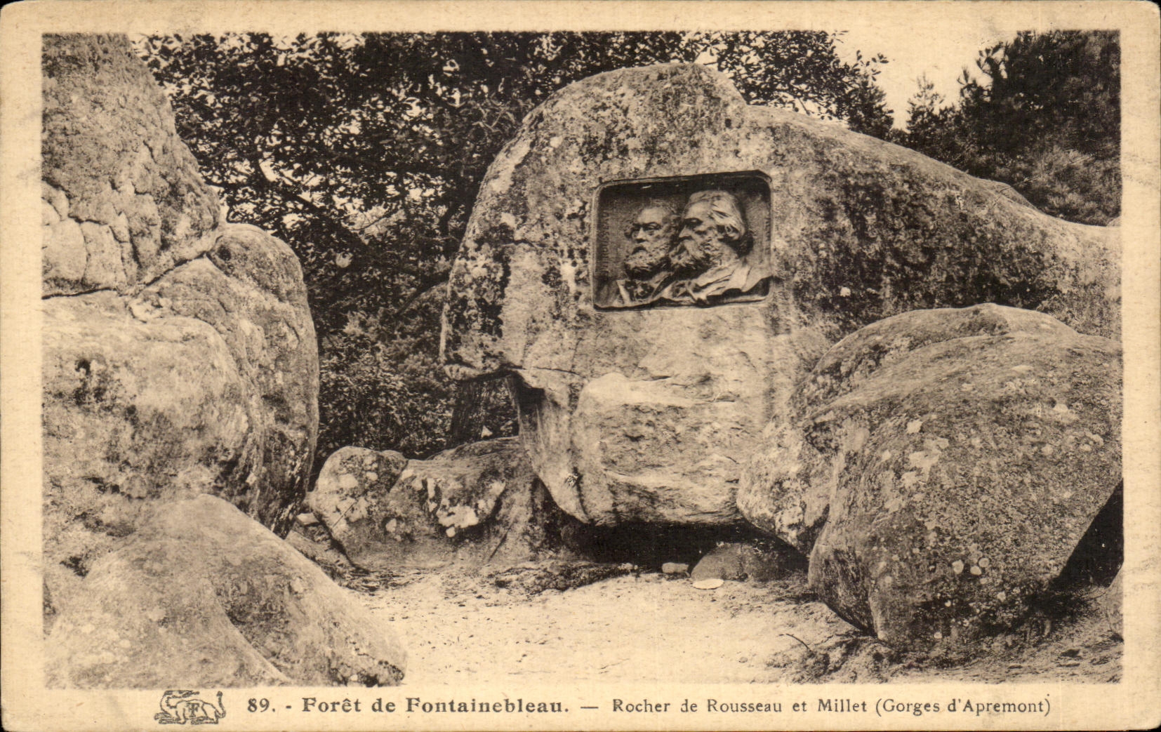 CPA Foret de Fontainebleau Rocher de Rousseau et Millet
