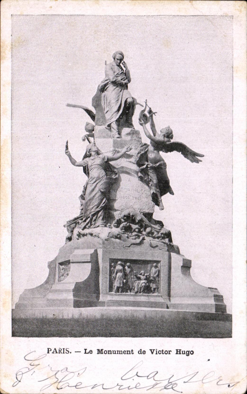 CPA Paris Le Monument de victor Hugo Publicite au dos Automobiline Desmarais Freres