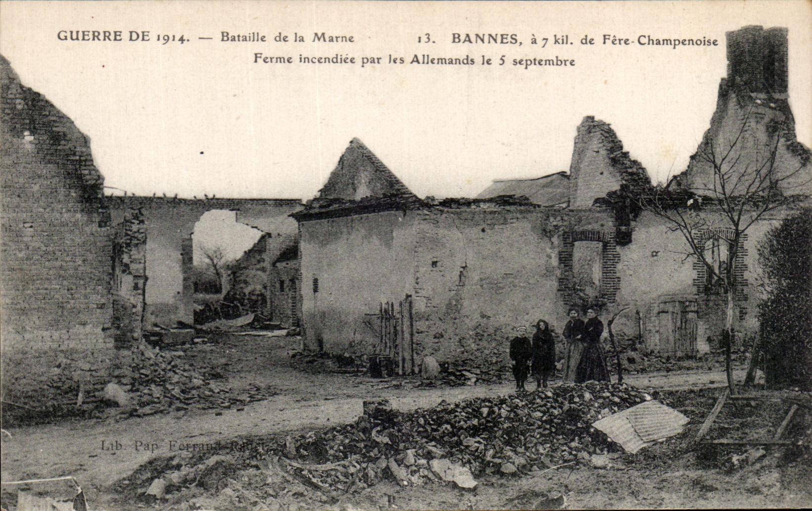 CPA War Of Battle of the Champagne Marne Fere Hampers Farm set fire to by German