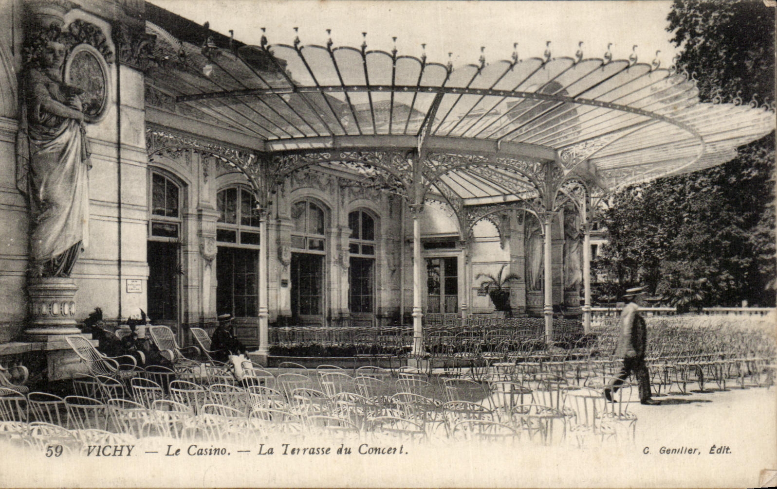 CPA Vichy the Casino the Terrace in the Concert