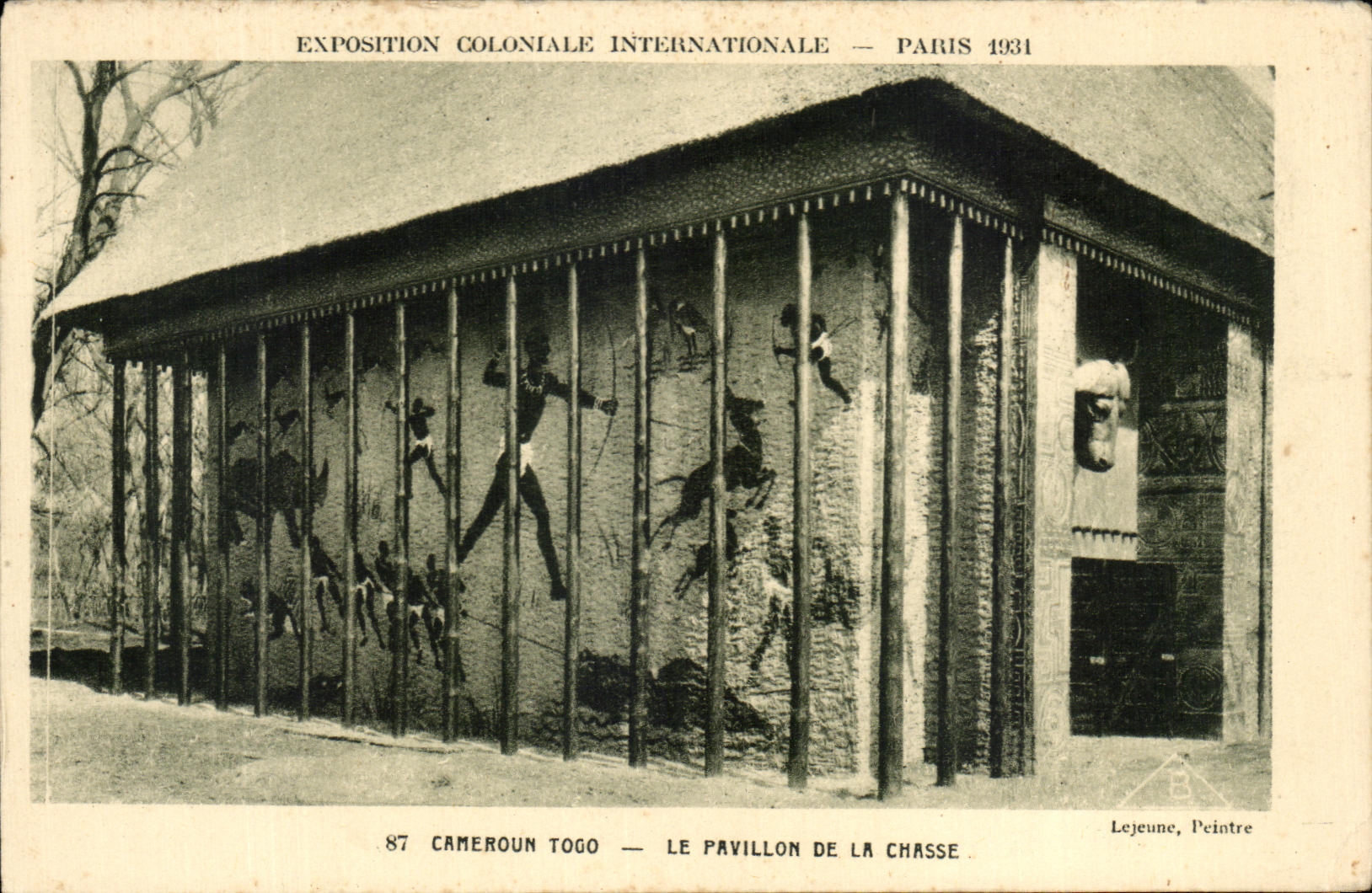 CPA Exposition coloniale internationale Paris 1931 Cameroun Togo Pavillon de la chasse