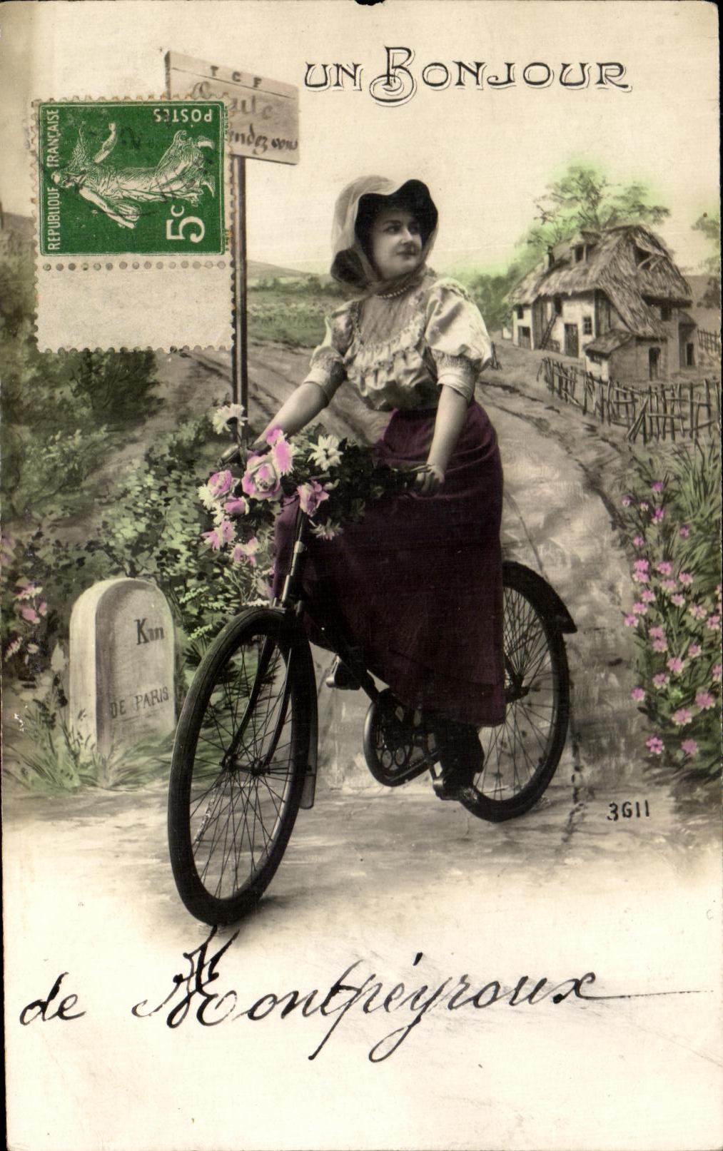 CPA Fantaisie Femme Un Bonjour Montpeyroux Velo cycle Bike Cycling 