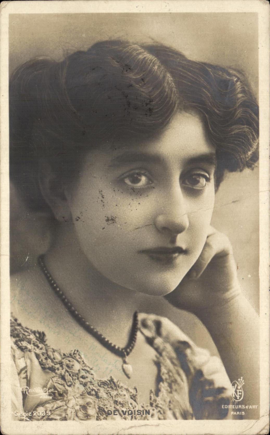 CARTE PHOTO Femmes discutant