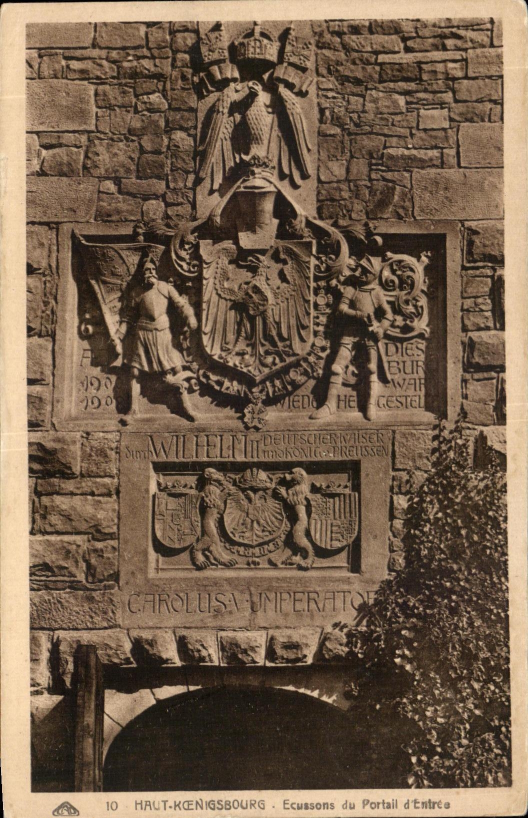 CPA High Koenigsbourg Escutcheons of the Gate Entrance