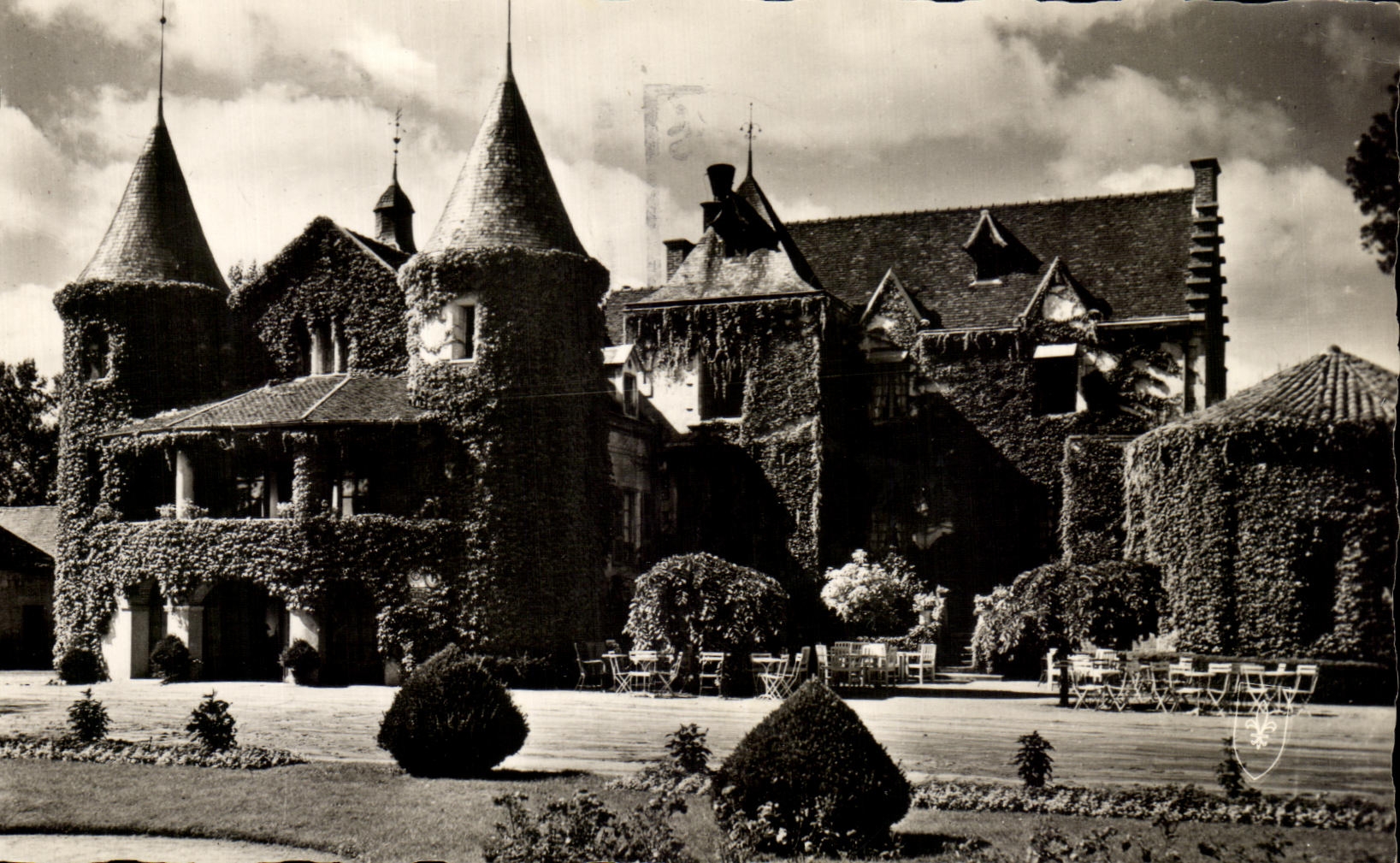 CPA Montlucon (Allier) Castle of Saint Jean