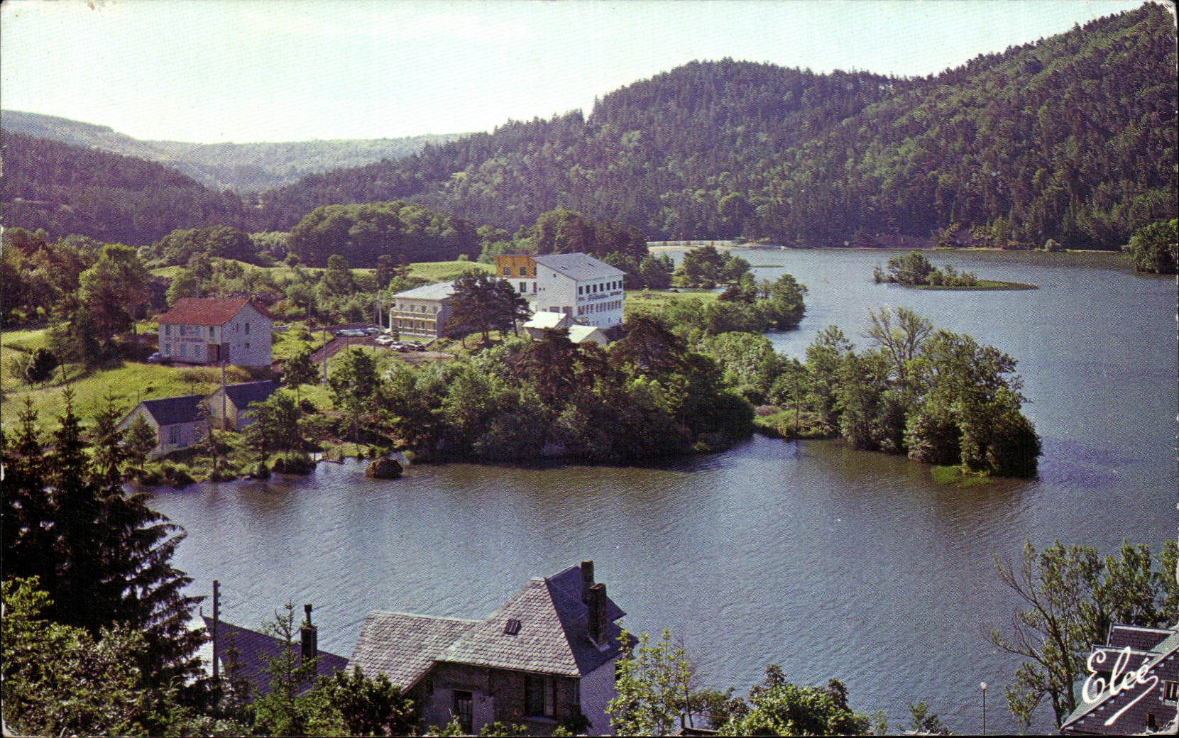 Picturesque CPA Auvergne and Tourist Lake chambon View towards the beach and the new hotels
