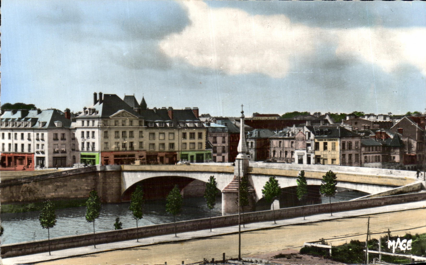 CPA Compiegne the Bridge on I Oise