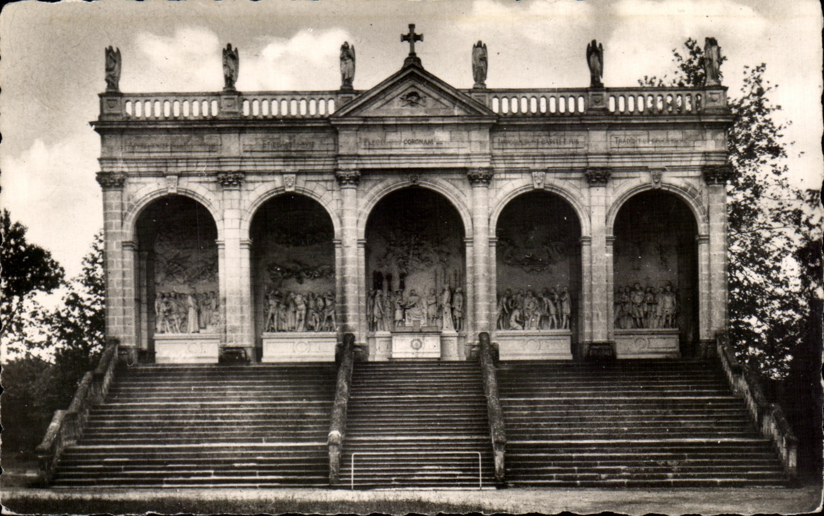 CPA the Martyrdom of Pontchateau