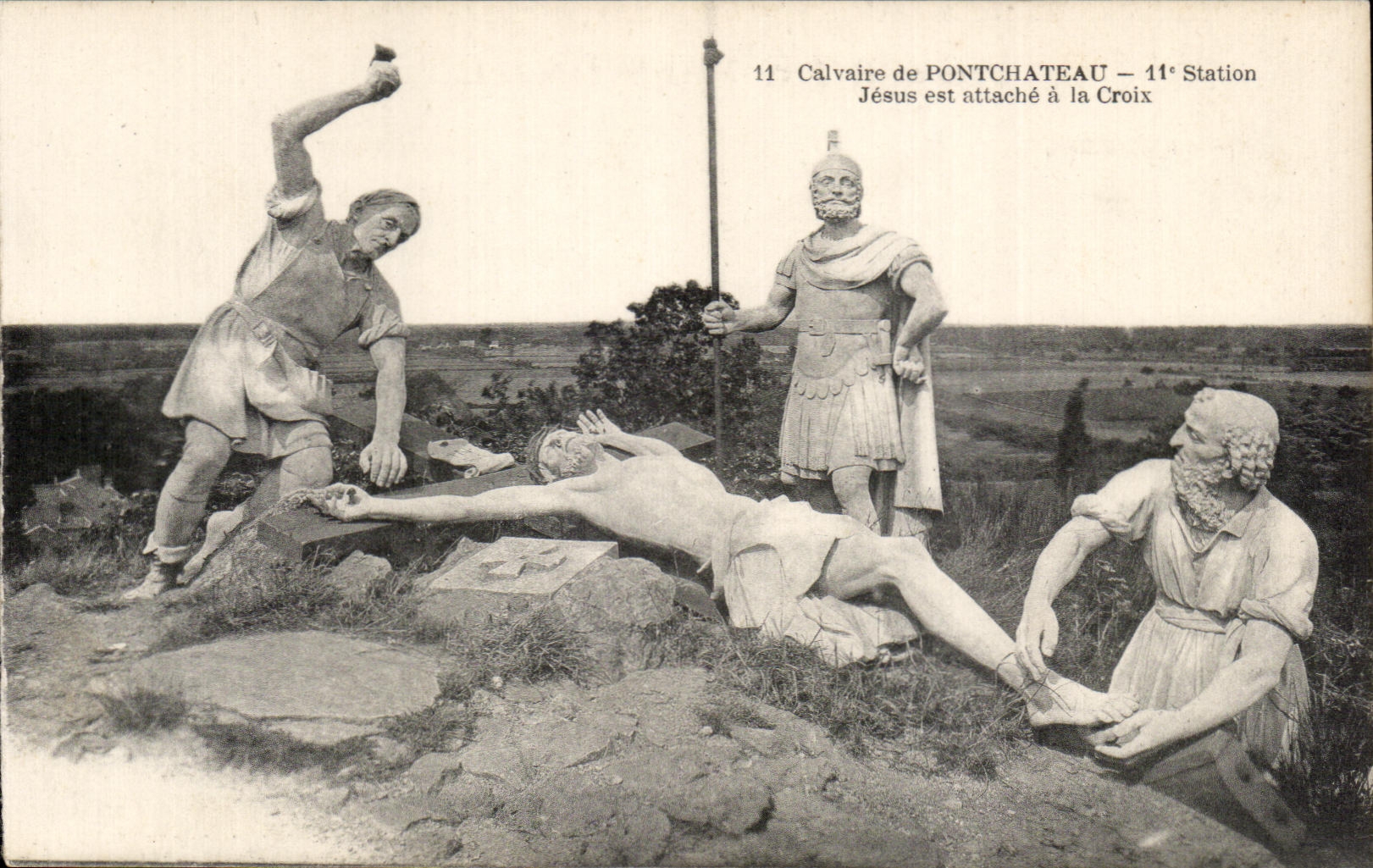 CPA Calvaire de Pontchateau 11Station Jesus est attache a la Croix