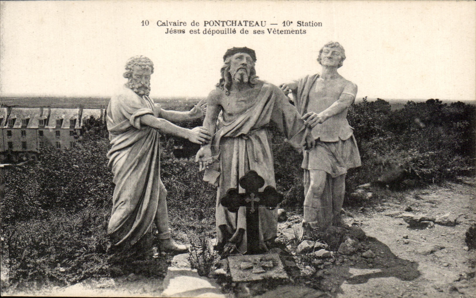 CPA Calvaire of Pontchateau 10 Jesus Station is skin of his Vetaments
