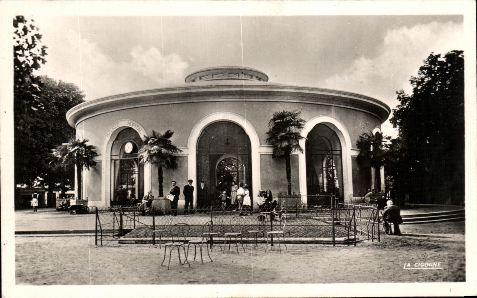 CPA Vichy Source de I Hopital