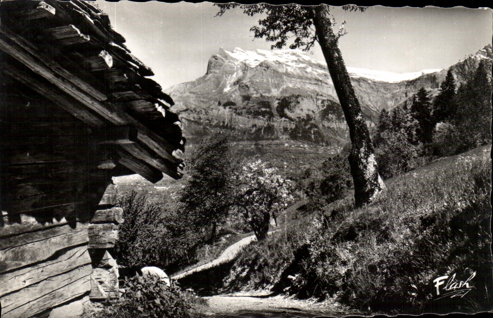 CPA an Old Country cottage and Needles of Warens