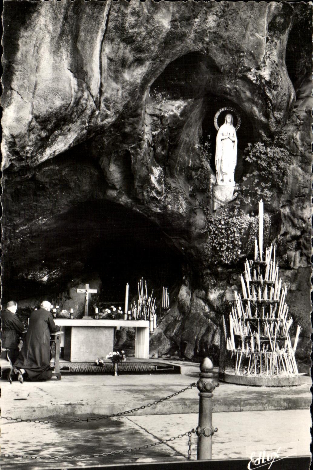 CPA Lourdes the Miraculous Cave gift' T the New Furnace bridge was Consacre on January 27th 1958