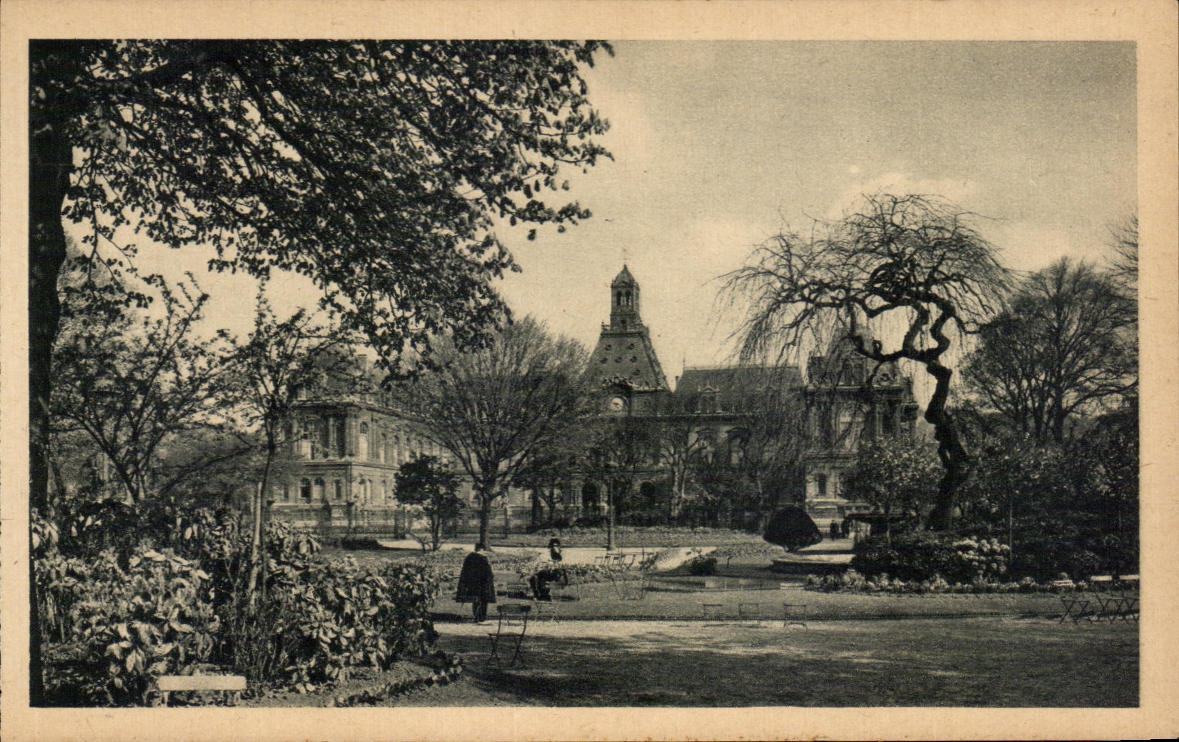 CPA Le Havre Town hall and the Garden the Town Hall and grounds